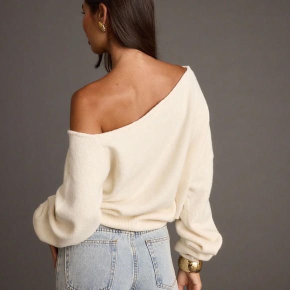 12th tribe Margot cream asymmetrical sweater - Picture 3 of 5